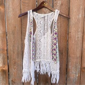 LOVE ON A HANGER Women’s White Colorful Knit Lacy Vest Fringe Western Size S/M